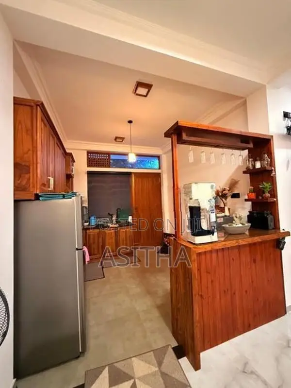 අනර්ඝ දෙමහල් නිවසක් විකින්මට පිලියන්දල