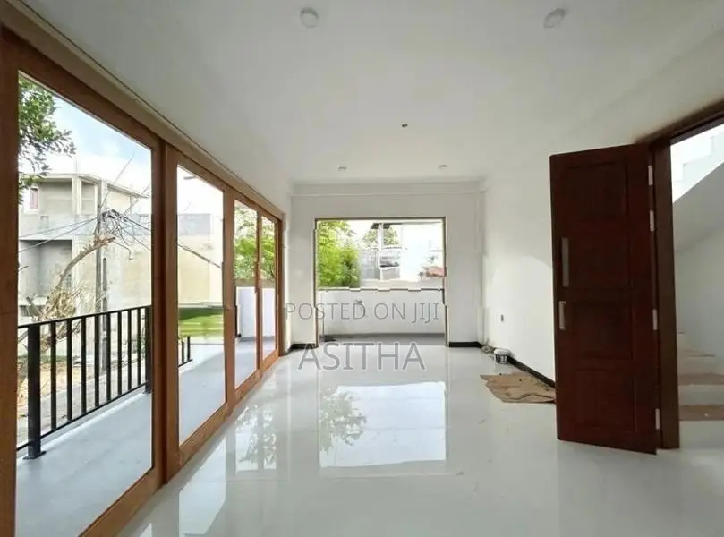 Separate Two Story House Boralasgamuwa