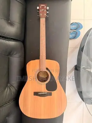 Yamaha F310 Acoustic Guitar
