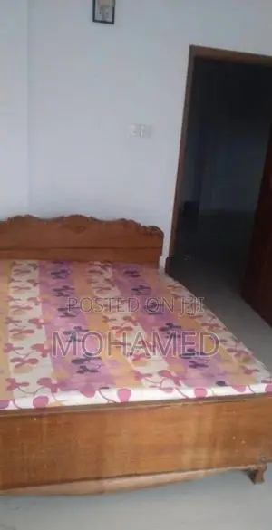 Teak Bed With Mattress - 6 By 4.5