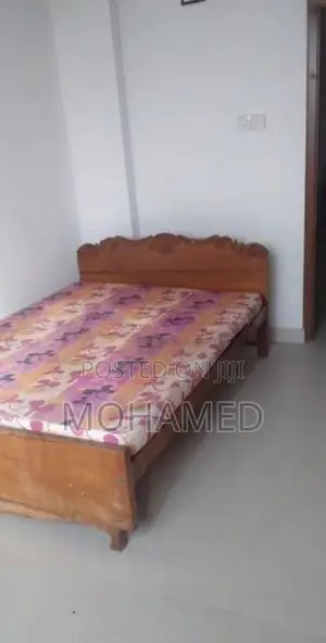 Teak Bed With Mattress - 6 By 4.5