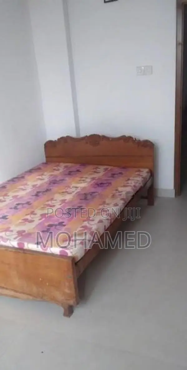 Teak Bed With Mattress - 6 By 4.5