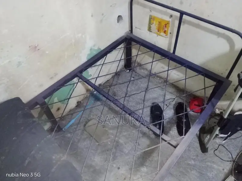 Steel Single Bed With The Mattress