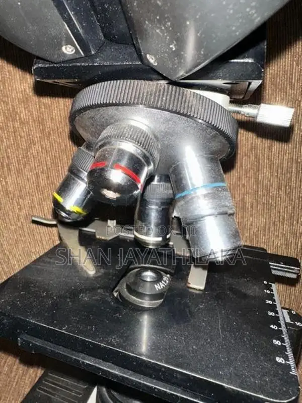 Microscope