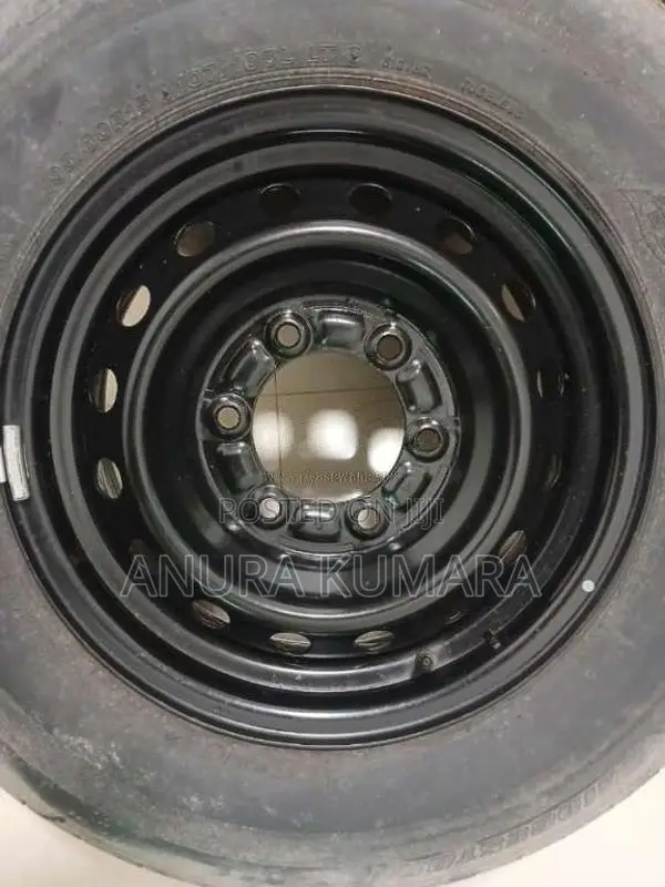 KDH van Tyre set with Rims for Van