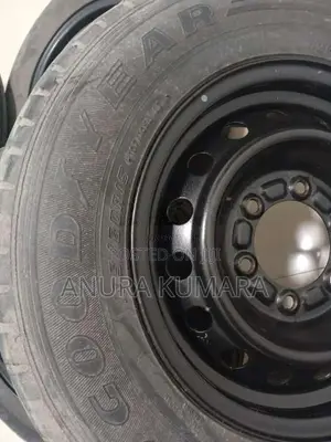 KDH van Tyre set with Rims for Van