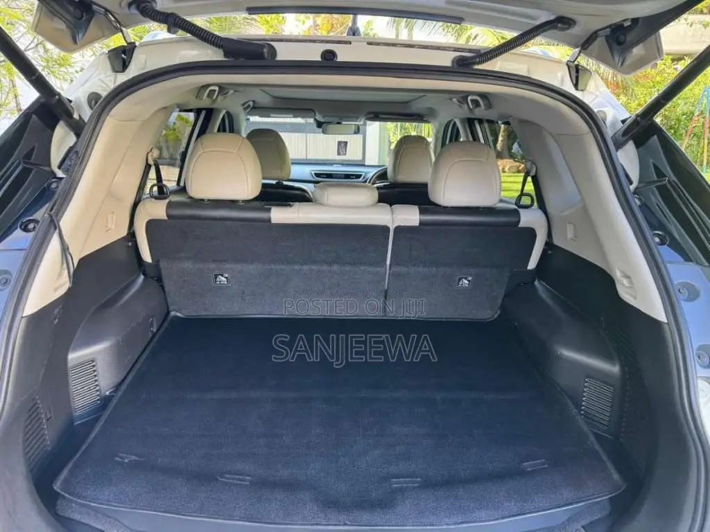 Nissan X-Trail Mode Premier 2016 SUV (Used)