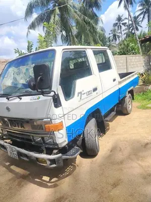 Toyota Toyota 1982 Crew Cab (Used)