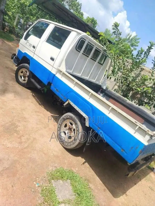 Toyota Toyota 1982 Crew Cab (Used)