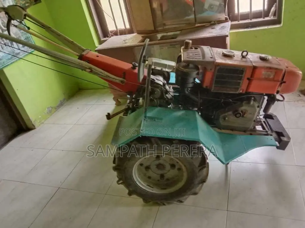 Other Laurel 2010 Tractor (Used)