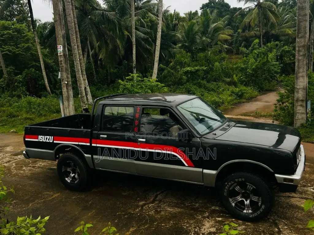 Isuzu Cab 1986 Crew Cab (Used)