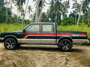 Isuzu Cab 1986 Crew Cab (Used)