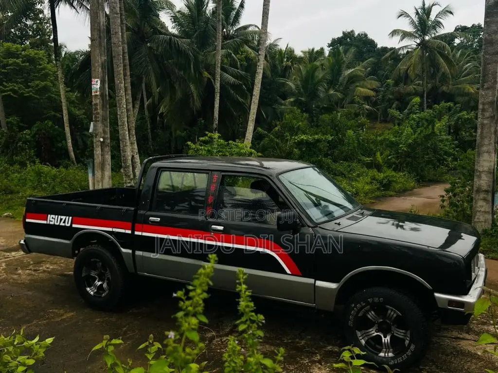 Isuzu Cab 1986 Crew Cab (Used)