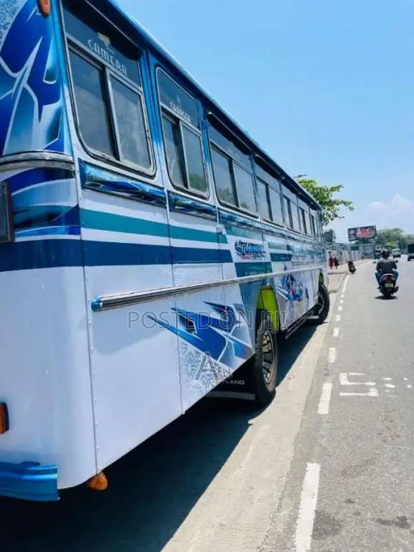 Ashok-Leyland Viking 2006 Bus (Used)
