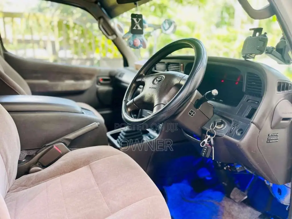 Toyota Dolphin Super Long 1998 Van (Used)
