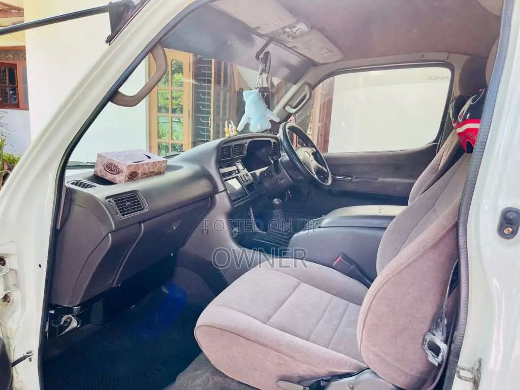Toyota Dolphin Super Long 1998 Van (Used)
