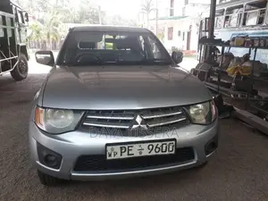 Mitsubishi L200 2010 Pickup (Used)