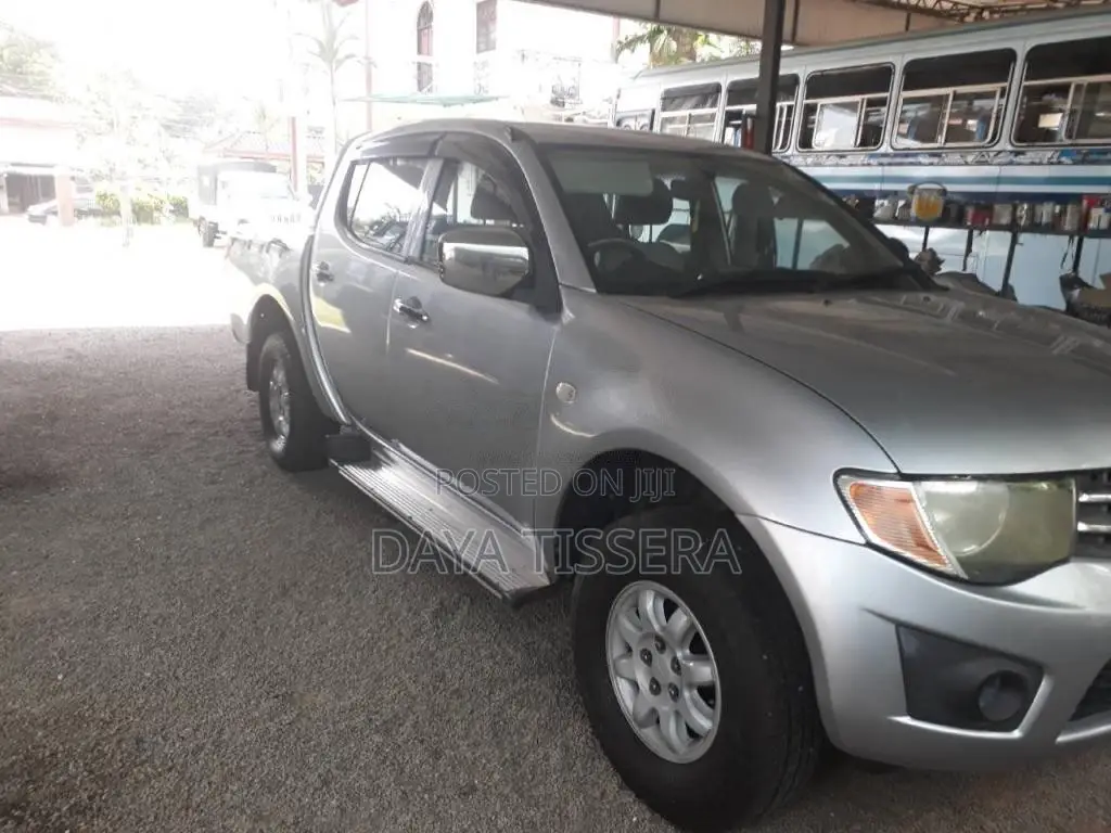 Mitsubishi L200 2010 Pickup (Used)