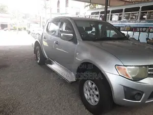 Mitsubishi L200 2010 Pickup (Used)