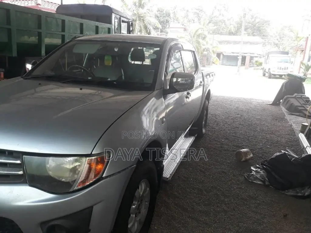 Mitsubishi L200 2010 Pickup (Used)