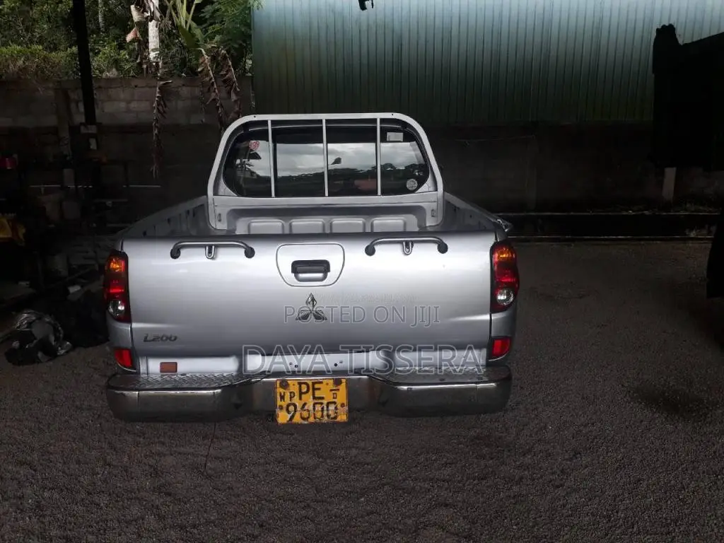 Mitsubishi L200 2010 Pickup (Used)
