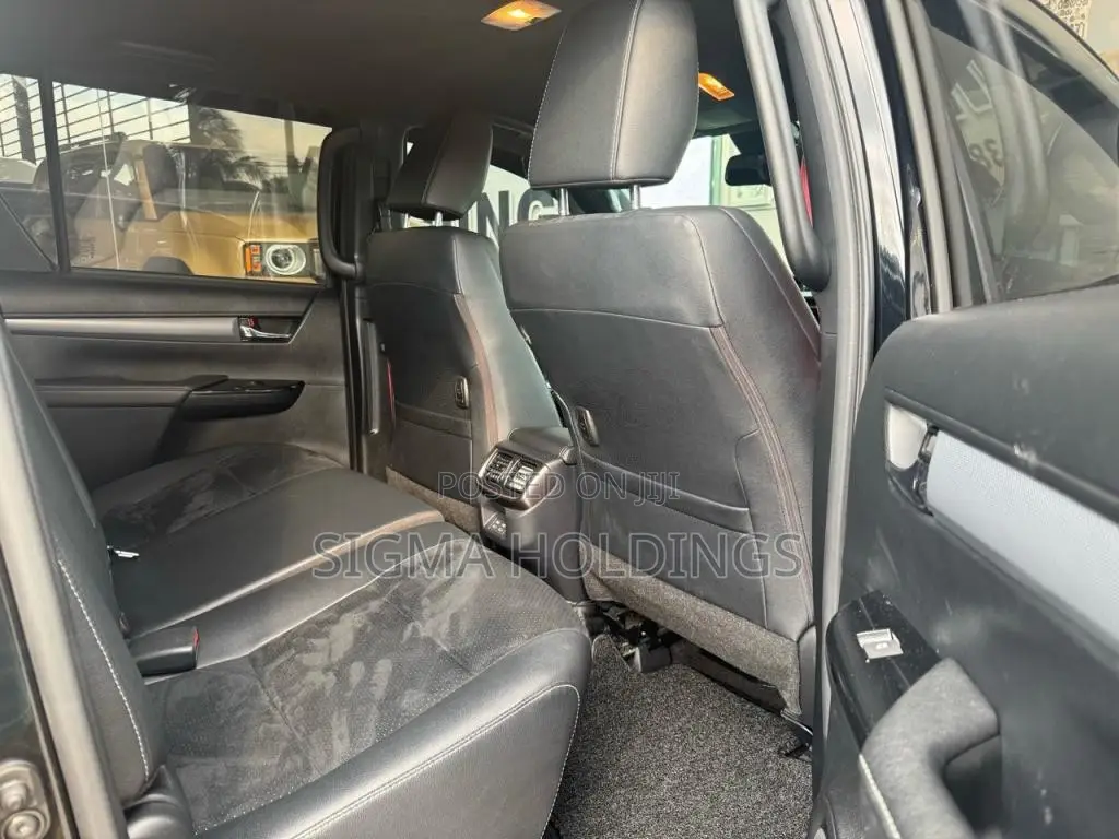 Toyota HILUX GR SPORT 2025 Pickup (Used)