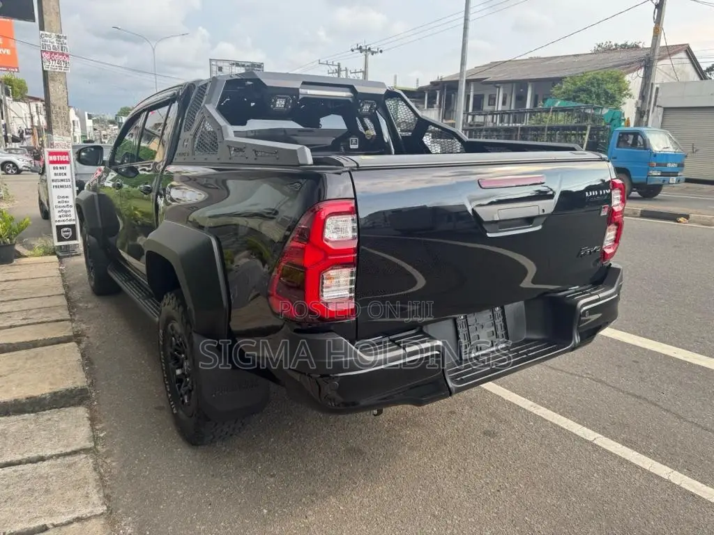 Toyota HILUX GR SPORT 2025 Pickup (Used)