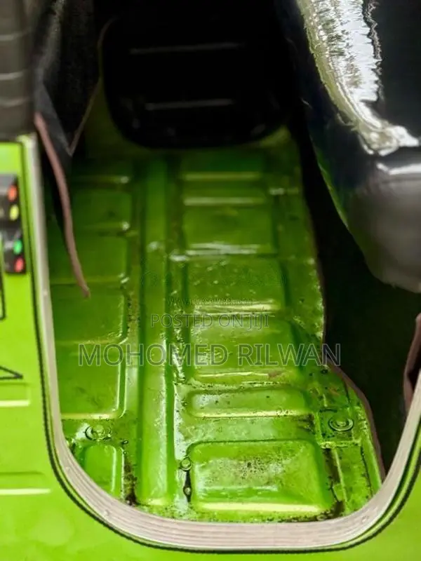 Bajaj 2 stroke 2005 Three Wheel (Used)