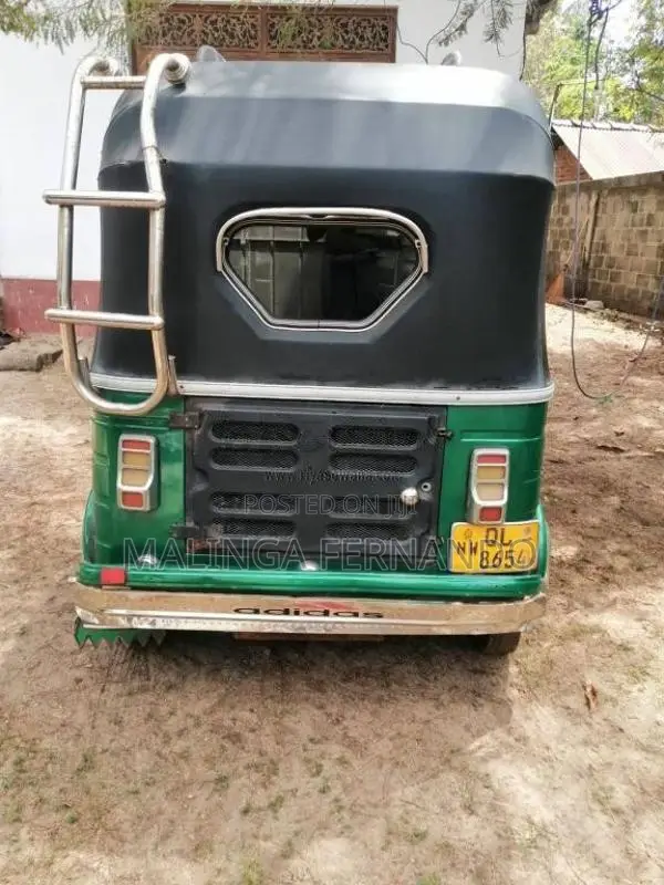 Bajaj 4 Stroke 2007 Three Wheel (Used)