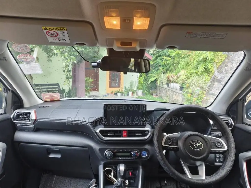 Toyota Raize Z Hybrid 2025 SUV (Used)