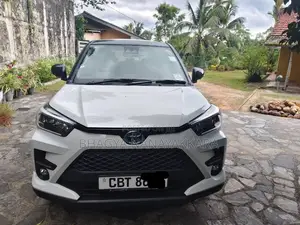 Toyota Raize Z Hybrid 2025 SUV (Used)