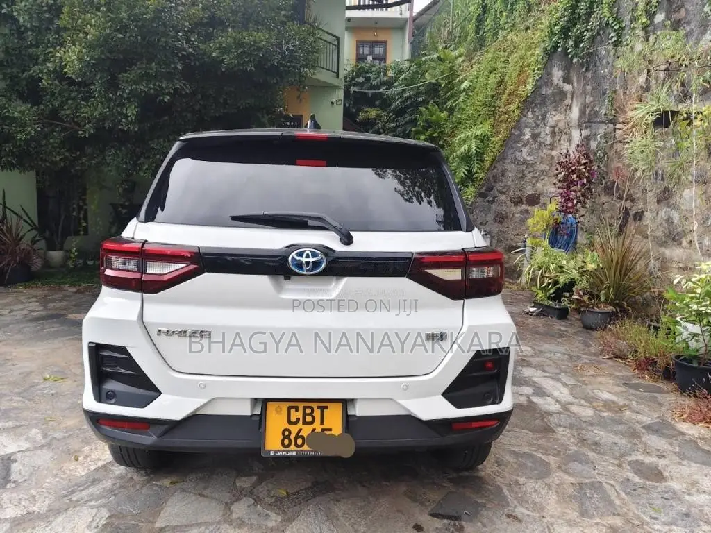 Toyota Raize Z Hybrid 2025 SUV (Used)