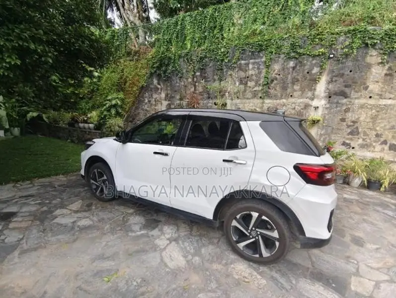 Toyota Raize Z Hybrid 2025 SUV (Used)