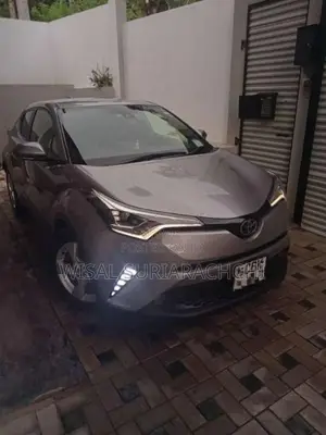 Toyota CHR 2018 SUV (Used)