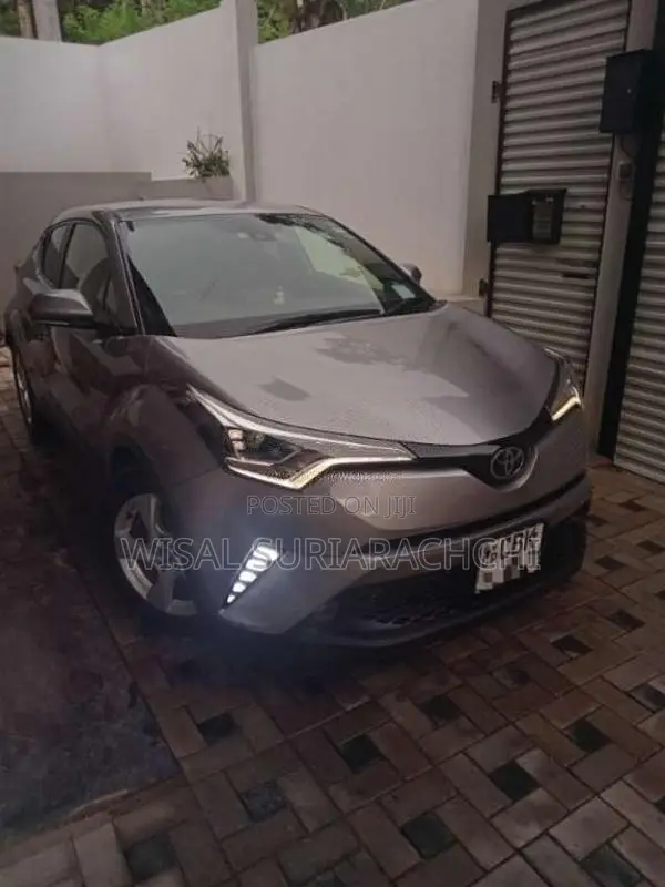 Toyota CHR 2018 SUV (Used)