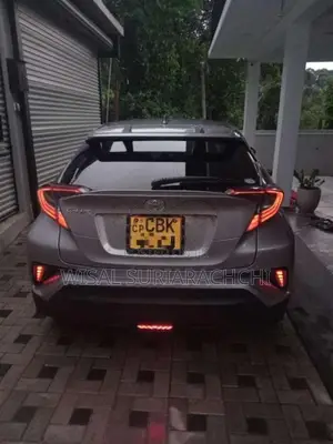 Toyota CHR 2018 SUV (Used)