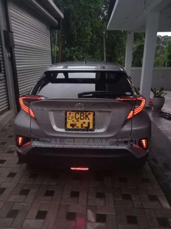 Toyota CHR 2018 SUV (Used)