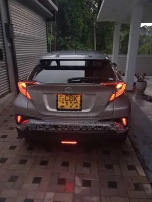 Toyota CHR 2018 SUV (Used)