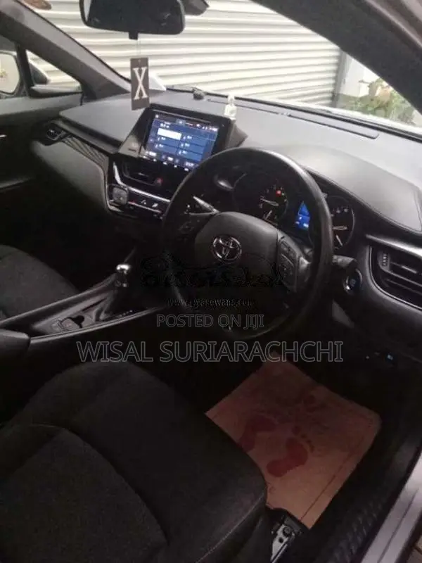 Toyota CHR 2018 SUV (Used)