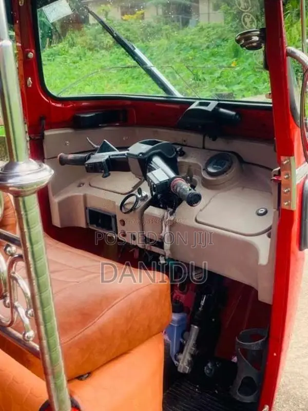 Bajaj 4 Stroke 2016 Three Wheel (Used)