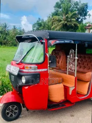 Bajaj 4 Stroke 2016 Three Wheel (Used)