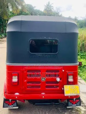Bajaj 4 Stroke 2016 Three Wheel (Used)
