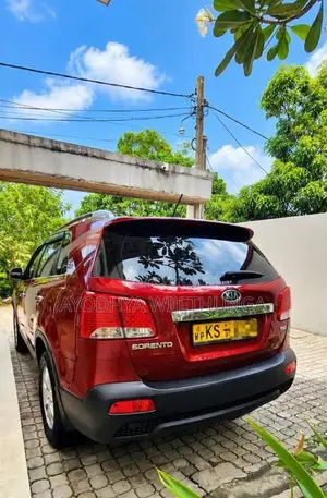 Kia SORENTO 1-9 4WD 2011 SUV (Used)