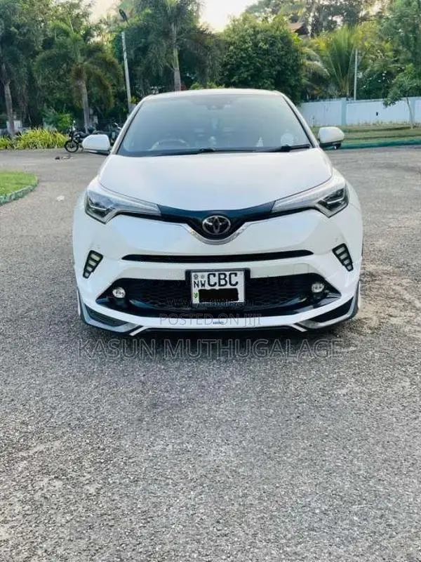Toyota CHR 2018 SUV (Used)