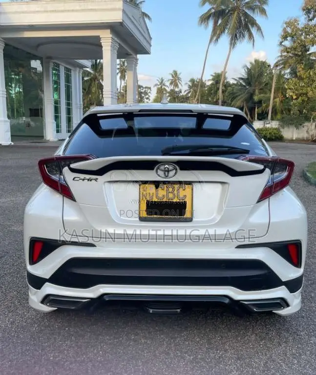 Toyota CHR 2018 SUV (Used)