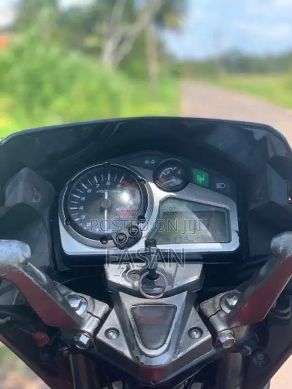 Hero-Honda CBZ 2011 Motorbike (Used)