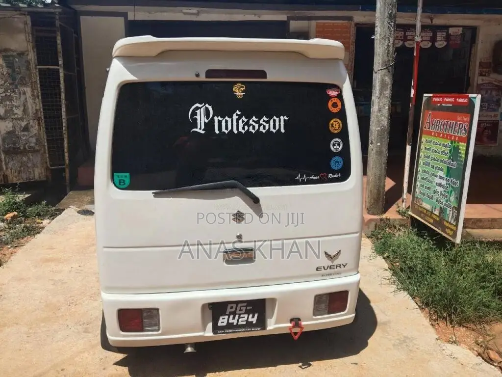 Suzuki D64 2015 Van (Used)
