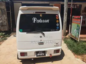 Suzuki D64 2015 Van (Used)