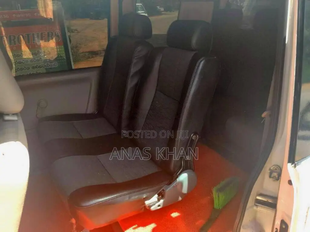 Suzuki D64 2015 Van (Used)
