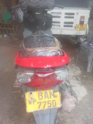 Honda 2013 Red